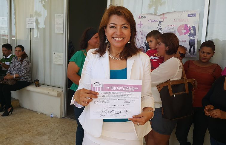 Recibe Guadalupe Saldaña constancia de mayoría por el VIII Distrito