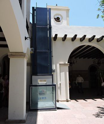 ISAPD instala elevador para personas con discapacidad en ayuntamiento de Los Cabos