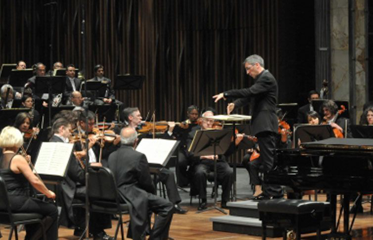 Claude Villaret dirigirá a OSEM en inicio de su 130 Temporada