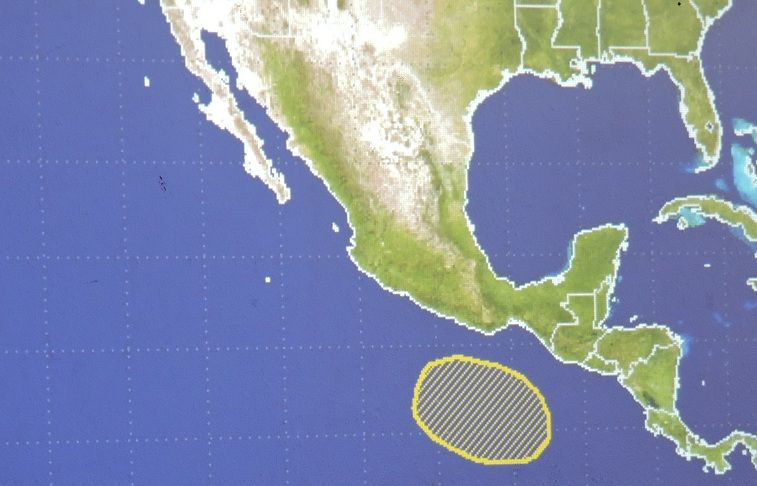 Hay probabilidad de que impacte un huracán para mediados de julio: Metmex