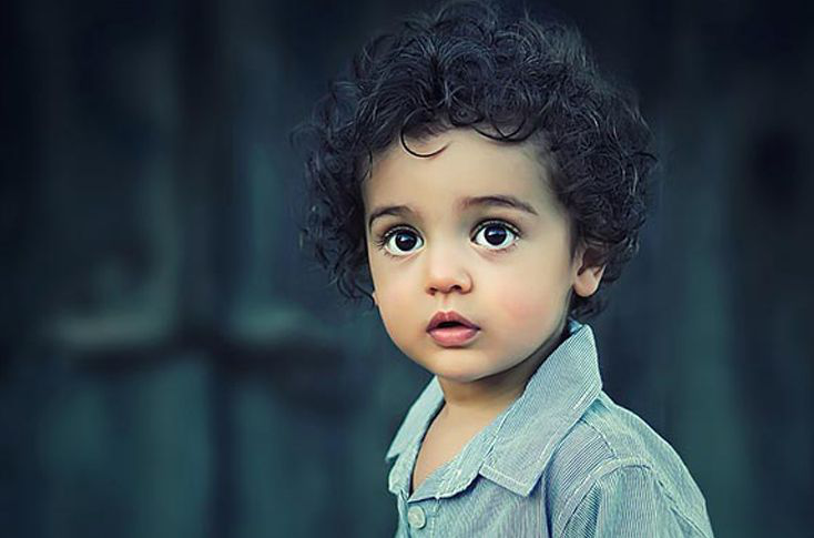 Ofrece por internet a su hijo para comprarse una casa en Rusia