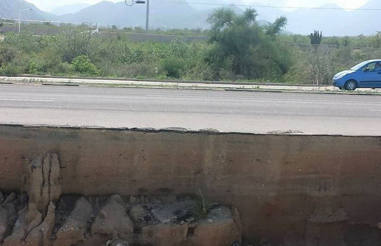 Lluvias provocaron desgajamiento en tramo carretero de SJC