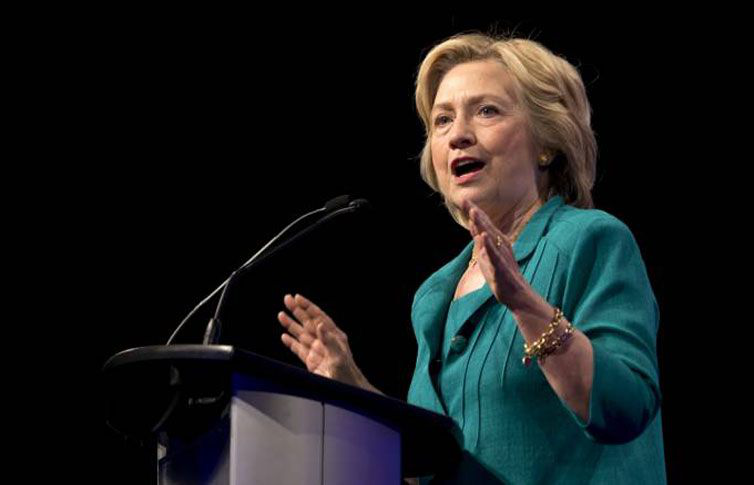 Hillary pide levantar embargo a Cuba