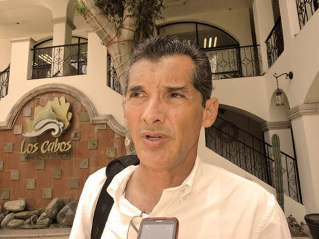 Colegio de Arquitectos urge a autoridades a atender derrame de combustible en playa Chileno