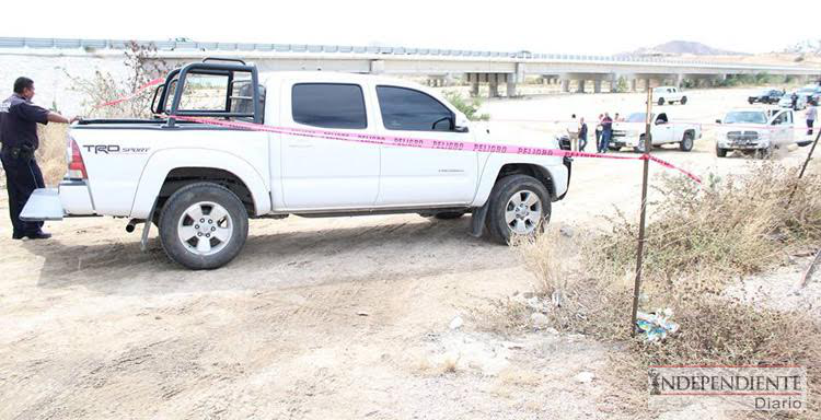 Encuentran a hombre degollado bajo el puente El Tule