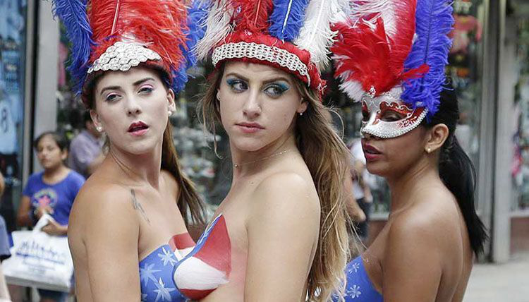 ¿Trabajo inmoral? Las sexys chicas de Times Square opinan lo contrario