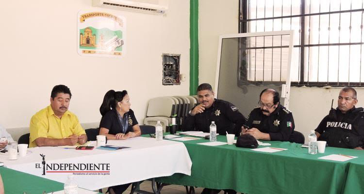 Hartos de los asaltos transportistas se reúnen con autoridades