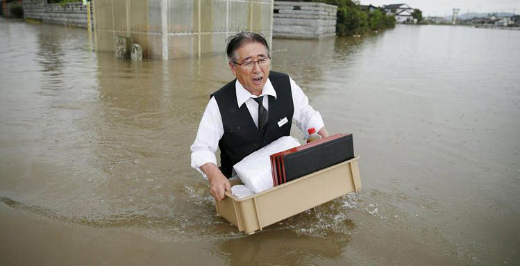 Históricas lluvias en Japón dejan siete desaparecidos y 100 mil evacuados