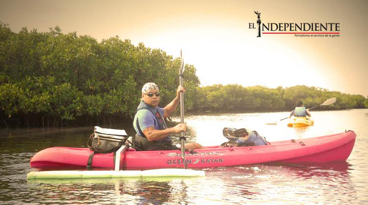 Su discapacidad no lo detuvo, y volvió a navegar la bahía de La Paz