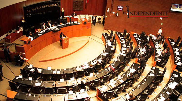 Ellos sí tendrán su puente... Senadores se dan 6 días de asueto