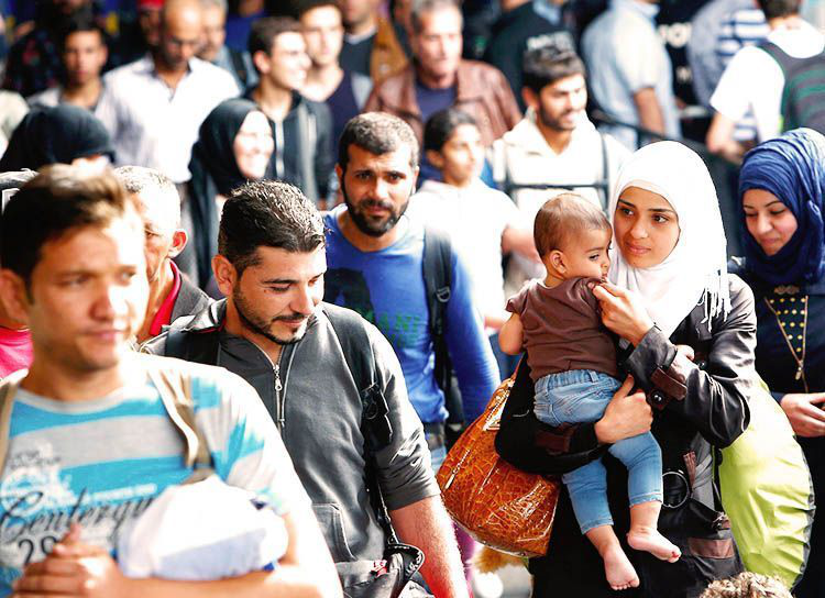 Restablece Alemania controles fronterizos para frenar llegada de refugiados