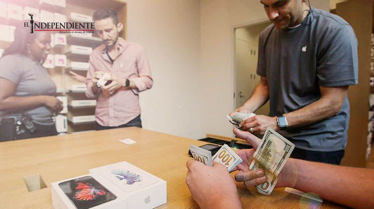 Apple rompe récord de ventas: 13 millones de iPhones en 3 días