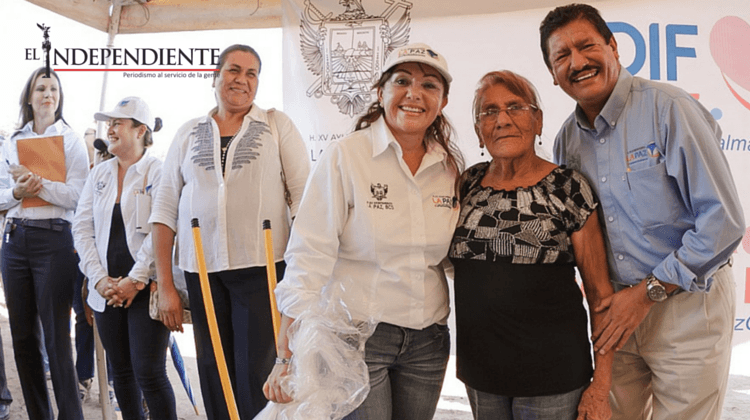 Con recursos del FONDEN apoya el Municipio a familias de la Pitahaya