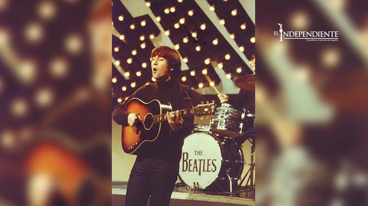 Guitarra robada a John Lennon rompe récord en subasta: 2.4 mdd