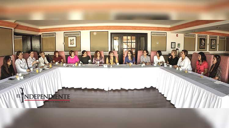 Que las esposas de funcionarios sean voluntarias pide la esposa del Alcalde de La Paz