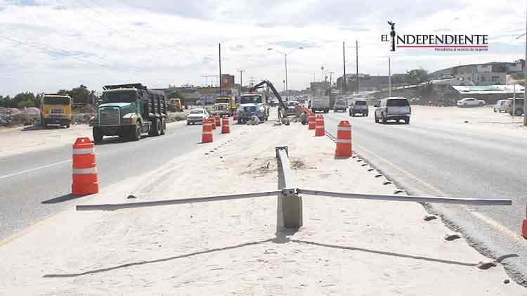 Aplauden automovilistas obras de alumbrado en peligroso crucero de la ciudad