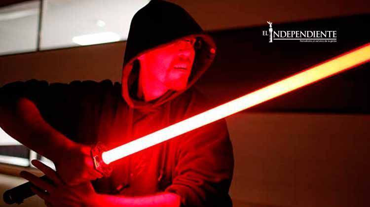 Convierte tu celular en espada láser con esta app