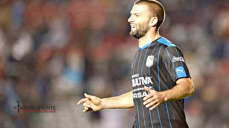 El 'Rey del gol’ sigue en Gallos, ‘Tito’ Villa se queda en Querétaro