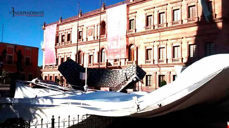 Fuertes vientos afectan viviendas y daña cableado eléctrico en Coahuila