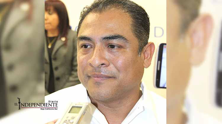 Pretende Arturo de la Rosa establecer un batallón en Los Cabos