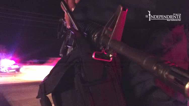 A punta de pistola asaltan negocio en playa Costa Azul