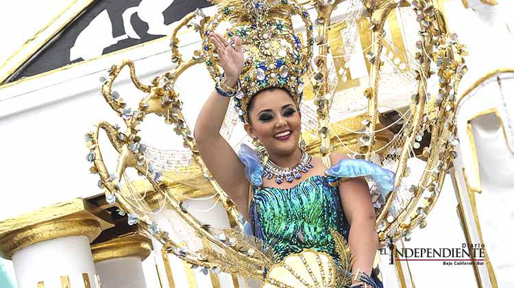 Alegre y colorido el 1er desfile de carros alegóricos del Carnaval La Paz 2016