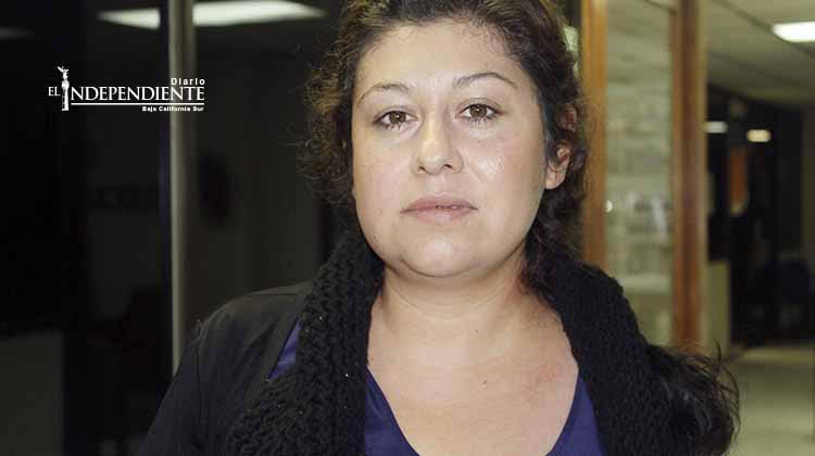 A pesar de tener la custodia legal, no le permiten ver a su hija