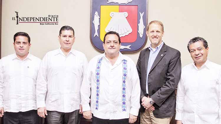 Acude CMD al Cónsul de EE UU para informar sobre el avance en seguridad en la entidad