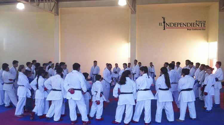 Con gran éxito se realizó el entrenamiento del Selectivo de Karate de BCS