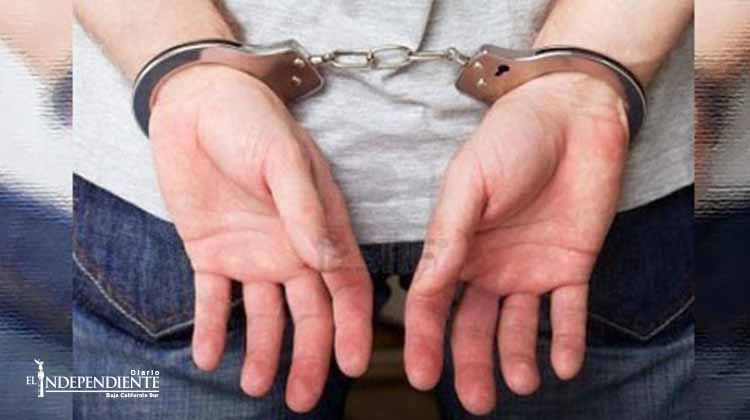 Encarcelan a escritor en Egipto por describir escenas sexuales