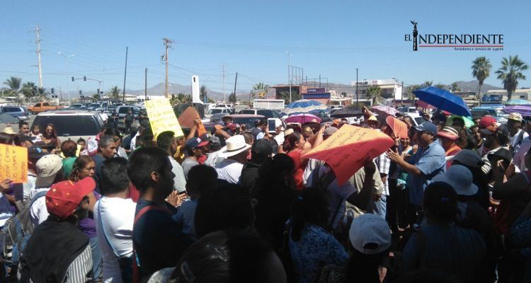 Se manifiestan habitantes de -El Caribe Bajo- en la delegación de CSL