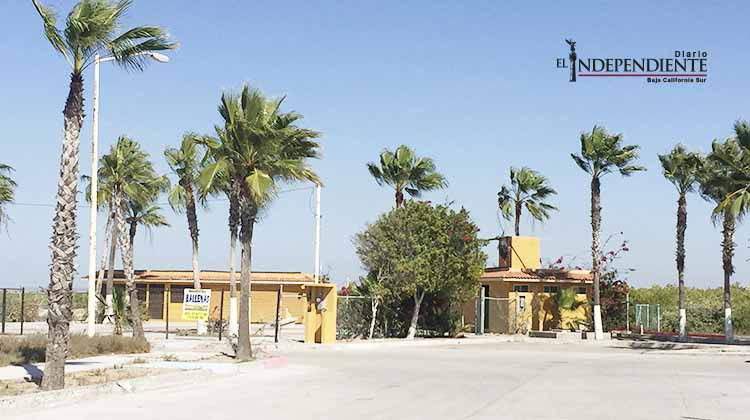 En total abandono el muelle turístico de Puerto San Carlos