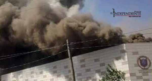 Incendio en la UANL deja saldo de tres mujeres intoxicadas