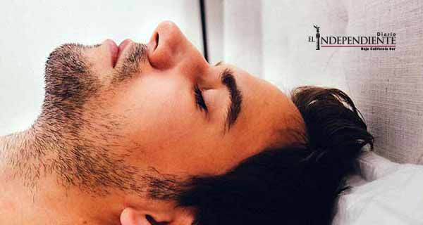 Mujer golpea y apuñala a su marido por no querer levantarse de la cama