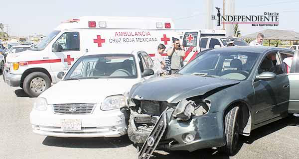 Semáforos descompuestos en SJC siguen ocasionando fuertes accidentes vehiculares