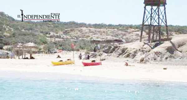 Por no querer pagar cuota de servicios, amedrentan a visitantes en playa Los Arbolitos