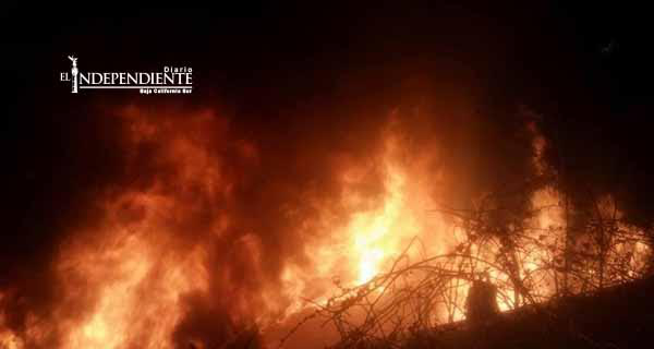 Perdió su casa en un incendio; hoy sus vecinos preparan colecta para construirle un techo