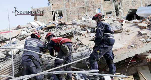 Van más de 400 muertos por terremoto en Ecuador