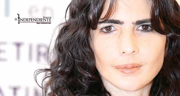 Ficción nutre al periodismo afirma Josefina Licitra