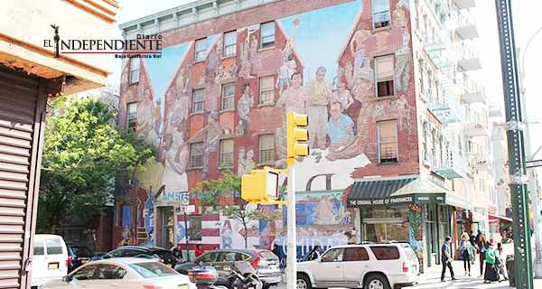 Murales públicos renuevan vitalidad latina en barrio de NY