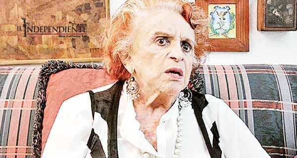 Homenajes, una bufanda para María Luisa 'La China' Mendoza