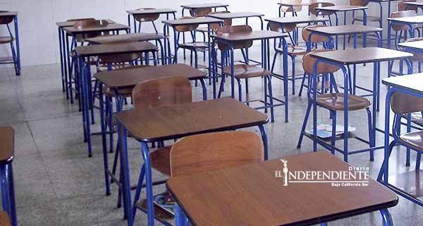 Docentes toman escuelas en Sinaloa; exigen ser recontratados