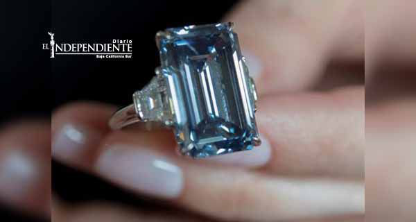 Subastan el diamante azul 'Oppenheimer' por 50.6 MDD