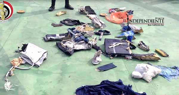 Submarino busca las cajas negras del avión de EgyptAir