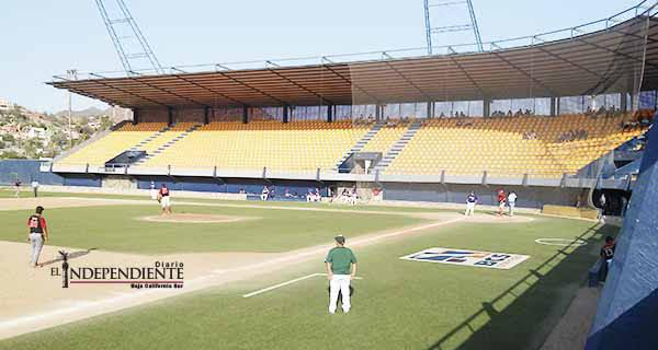 Venden cerveza a menores de edad en el estadio Arturo C. Nahl de La Paz