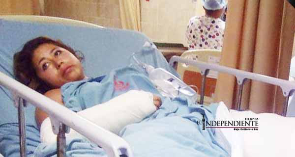 Madre de joven que salió herida tras matanza en antro de Veracruz, está en Los Cabos; piden ayuda para cubrir gastos de traslado