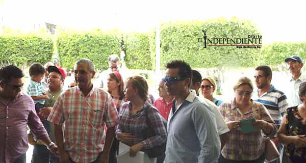 Acusan a Arturo de la Rosa de no reinstalar a 70 trabajadores amparados; de La Rosa dice que serán restablecidos