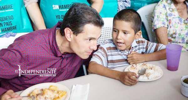Entrega Peña Nieto comedores comunitarios en Guerrero