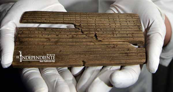 Encuentran tablas de 2 mil años de antigüedad en Londres