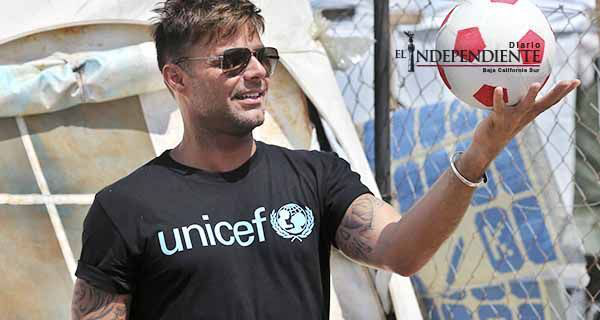 Ricky Martin visita a refugiados sirios en Líbano